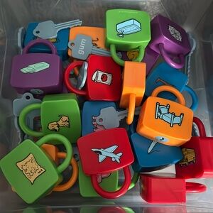 Lakeshore Learning Simple Words Learning Locks
